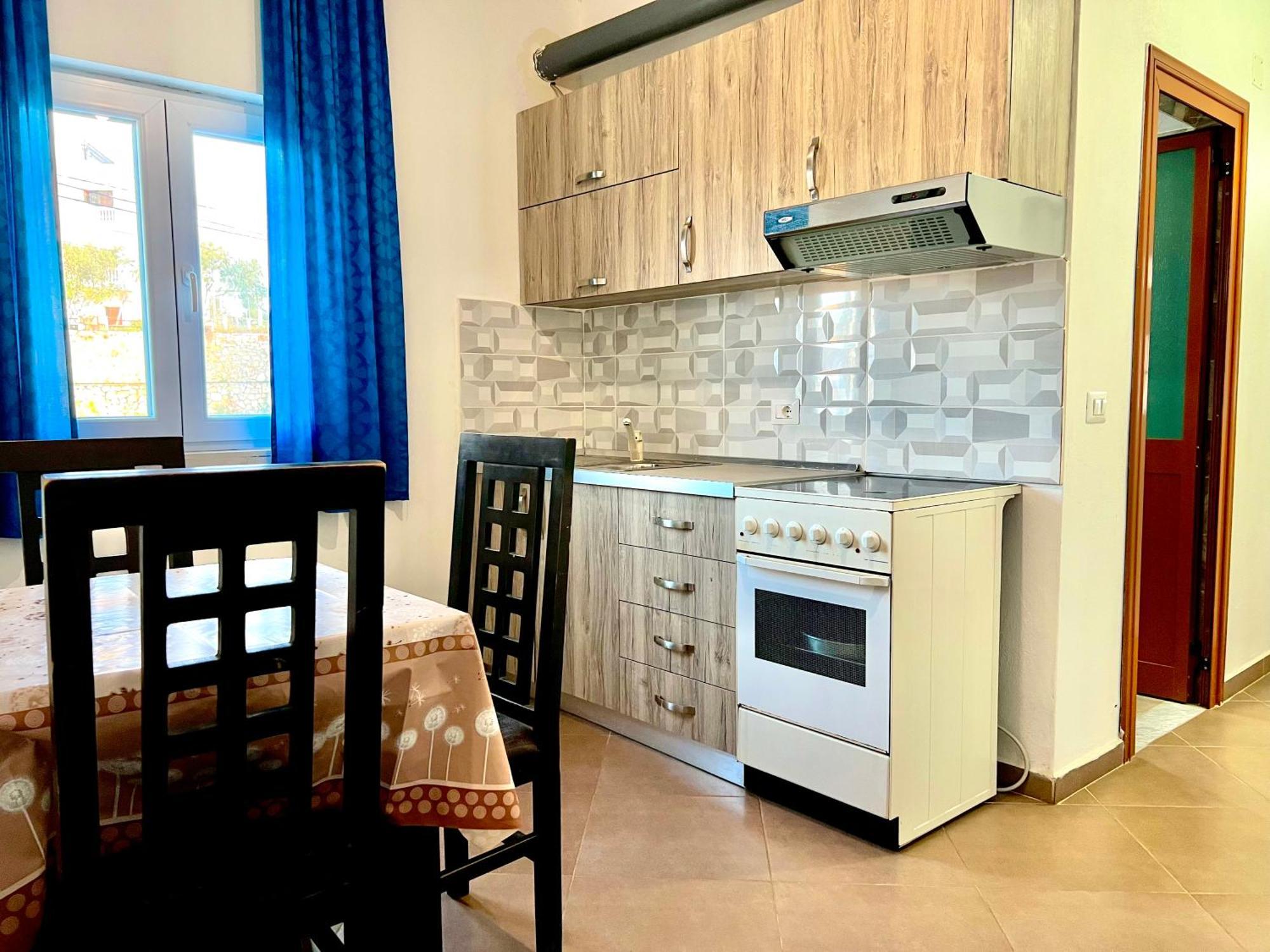 Redi'S Seaview Apartments Sarandë Exteriör bild