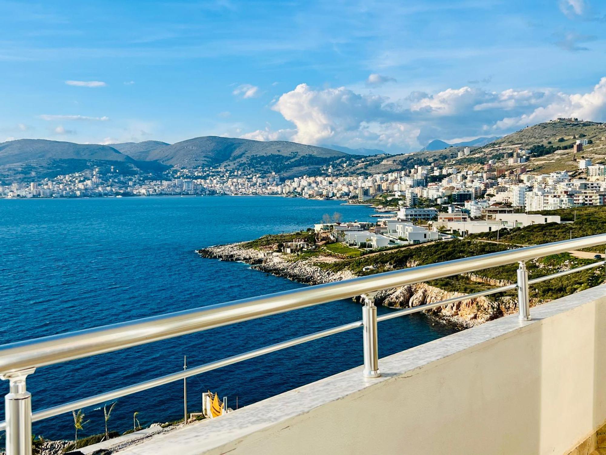 Redi'S Seaview Apartments Sarandë Exteriör bild
