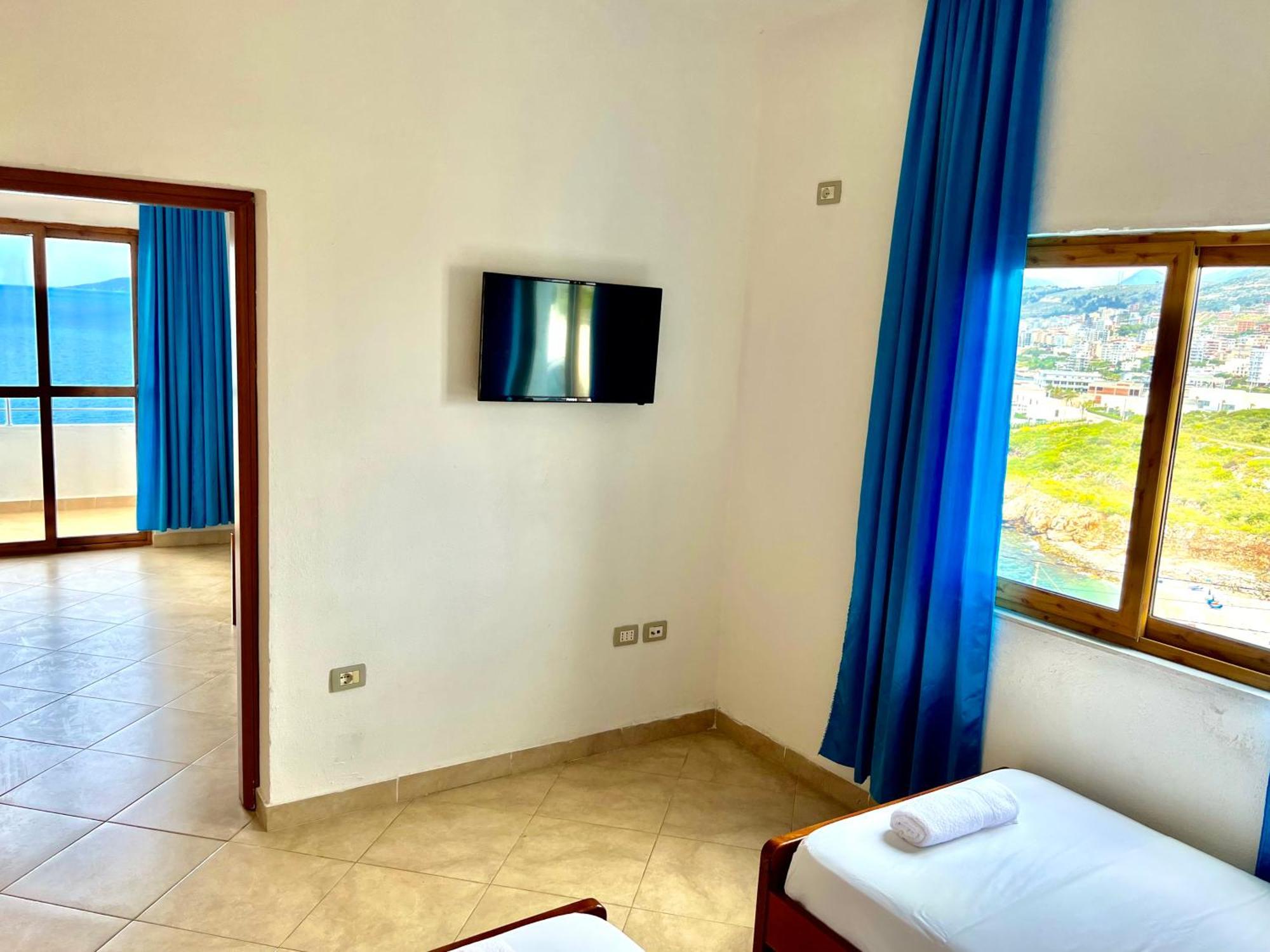 Redi'S Seaview Apartments Sarandë Exteriör bild