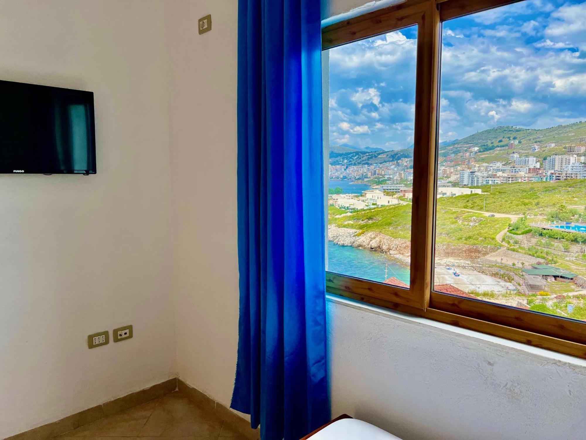 Redi'S Seaview Apartments Sarandë Exteriör bild