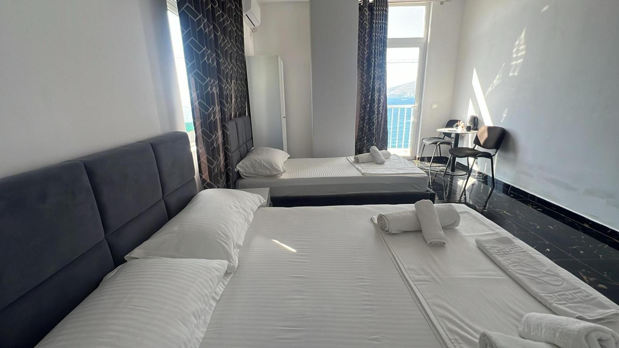 Redi'S Seaview Apartments Sarandë Exteriör bild